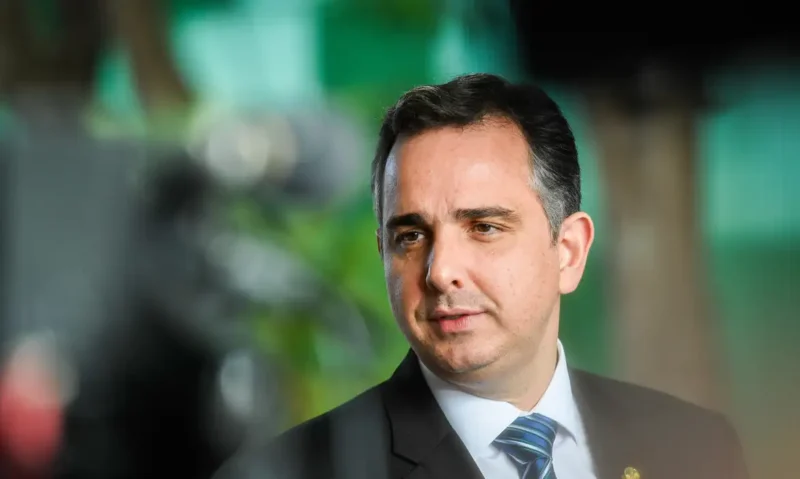 Ex-presidente do Senado, Rodrigo Pacheco terá a missão de arrefecer os embates entre os poderes