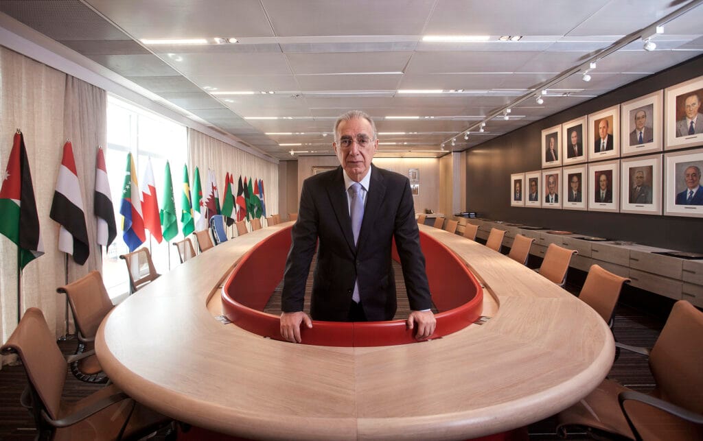 Ex-presidente da Câmara de Comércio Árabe-Brasileira fala sobre abertura de novos mercados diante da tensão com Trump