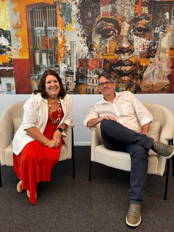 Marcia Cavallari, CEO do Ipec, junto com Marcos Calliari, CEO da Ipsos no Brasil 