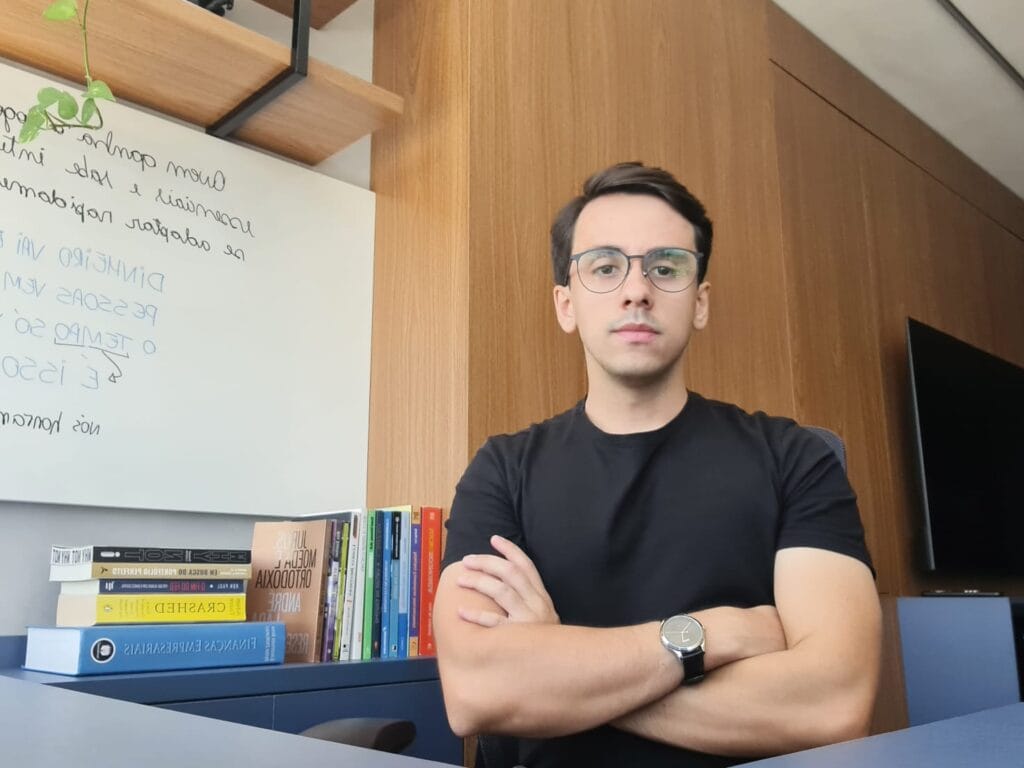 Na visão do economista, investir em NTN-Bs representa uma decisão fundamentada na busca por segurança e previsibilidade