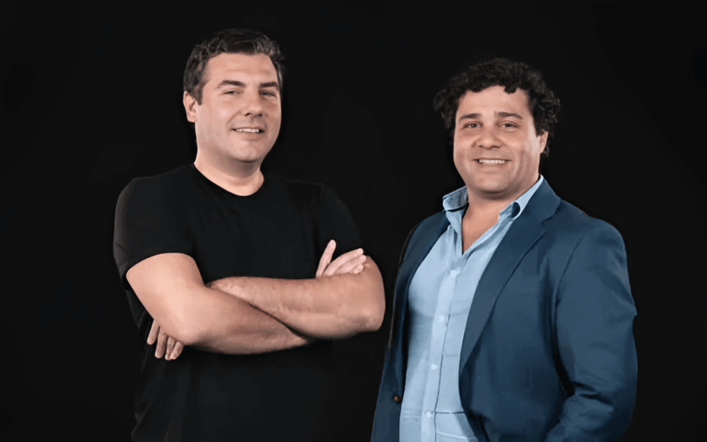 Martech Netbiis dobra de tamanho em um trimestre, expande nos EUA e vai para Coreia 1 | Brazil Economy Fernando Zoma e Rick Romero são fundadores da Netbiis e dividem o comando da companhia como co-CEOs