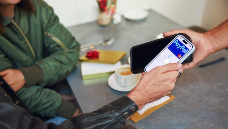 Serviços financeiros integrados: PayPal avança na estratégia "one stop shop" 2 | Brazil Economy PayPal fechou 2024 com uma receita de US$ 31,8 bilhões, 7% superior à registrada no ano anterior