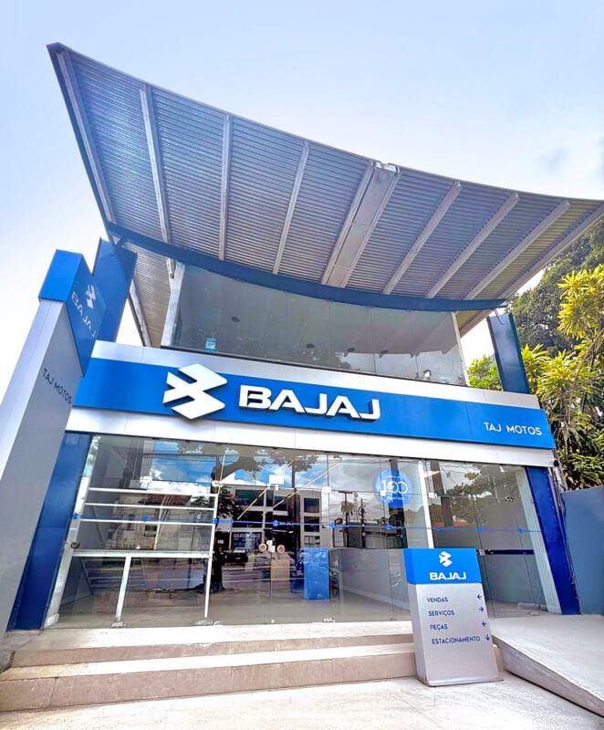 Em ascensão, Bajaj planeja dobrar vendas em 2025. Ameaça as líderes Honda e Yamaha? 2 | Brazil Economy Concessionária da Bajaj em João Pessoa (PB) foi unaugurada neste ano: Nordeste tem se destacado na abertura de lojas