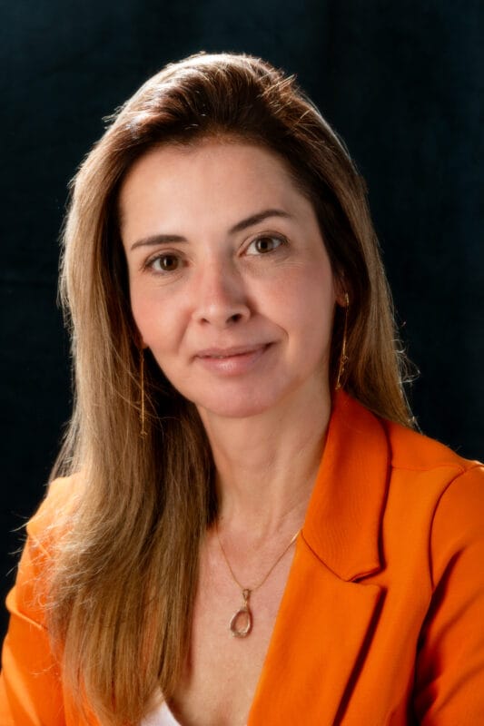 Iates, móveis e cosméticos: Wolff, de decoração, abre licenciamento para ampliar atuação 2 | Brazil Economy Kellen Cristine Frutuoso, diretora do Grupo Rojemac: aposta no valor agregado e prestígio da marca
