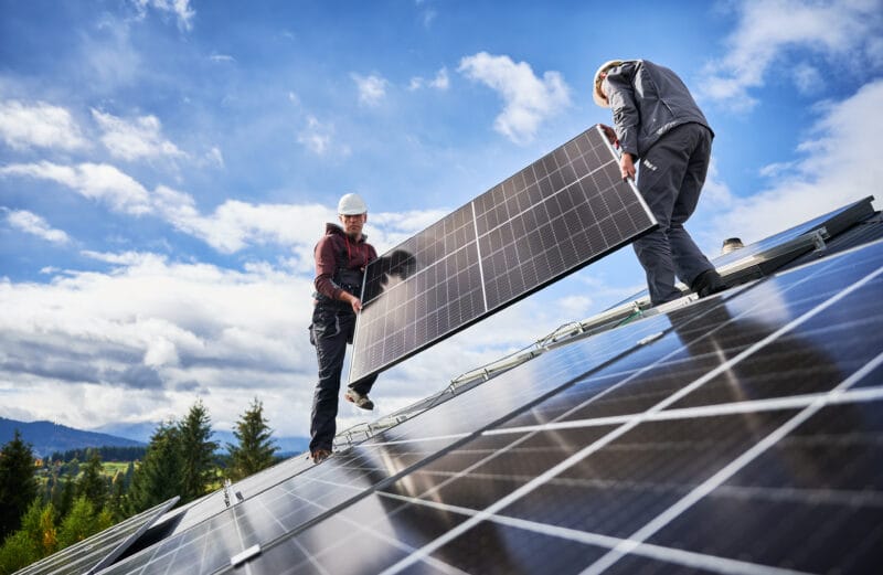 A queda de 9% no preço da energia solar para o consumidor final foi um dos principais fatores que estimularam o crescimento