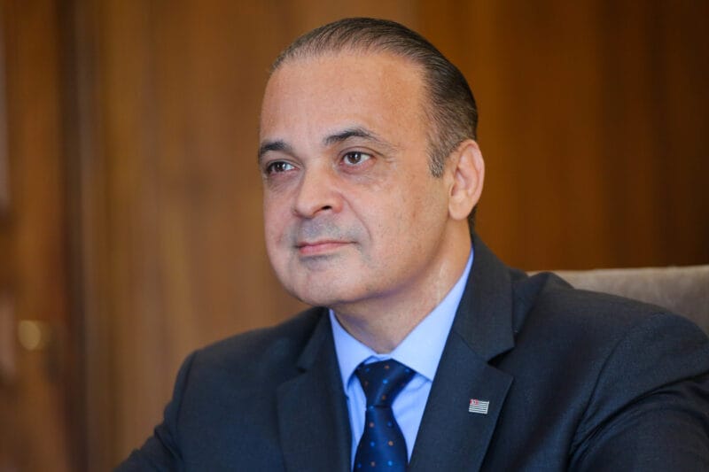 Secretário estadual de Turismo e Viagens, Roberto de Lucena
