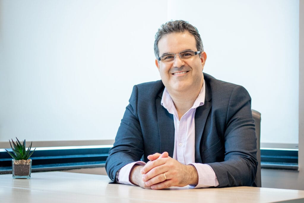 Francisco Dabus, CCO da Robbu, diz que a automação tem um papel fundamental na superação de barreiras linguísticas