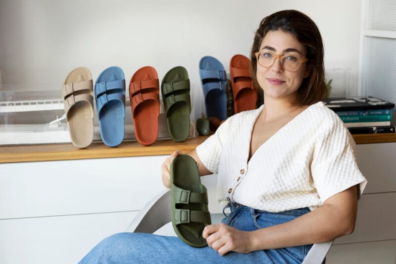 Isabela Chusid, fundadora e CEO da Linus, primeira sandália de plástico vegana nacional