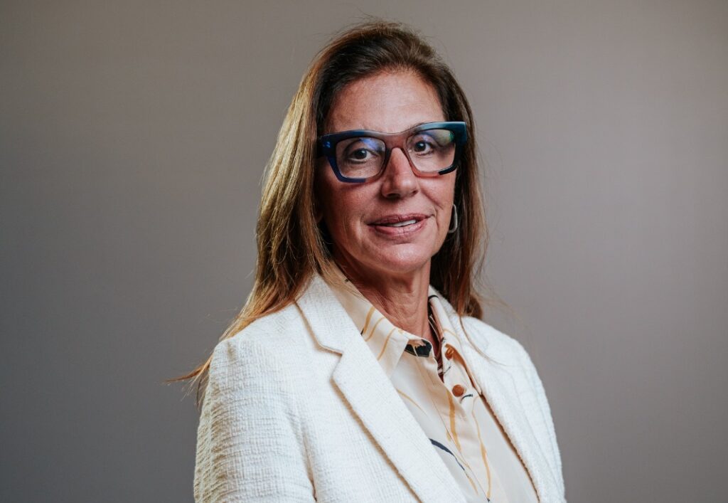 Quantos funcionários valem uma IA? Estudo da Deloitte faz descoberta assustadora 1 | Brazil Economy Ana Mocny, sócia da Deloitte: “A eficiência não está em fazer mais, mas em fazer o que importa”