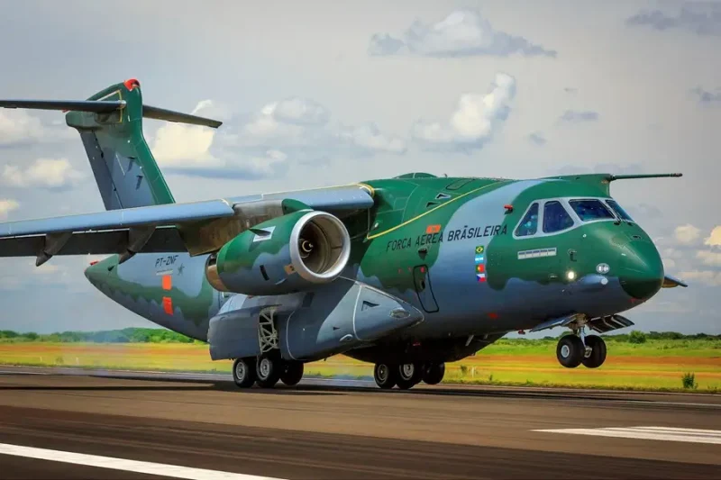Embraer multiplica negócios pelo mundo rumo ao inédito resultado de US$ 10 bilhões 4 | Brazil Economy A área de defesa, que possui o KC-390, teve crescimento de 40% no ano passado