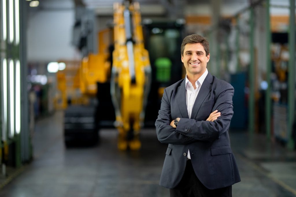 Linha amarela: JCB quadriplica investimentos no Brasil, amplia portfólio e avança no agro 1 | Brazil Economy Presidente da JCB América Latina, Adriano Merigli lidera projeto de expansão da companhia