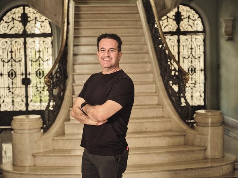Emilio Guerra diz que seu negócio é mais do que produzir roupas, mas gerar desenvolvimento às cidades em que atua