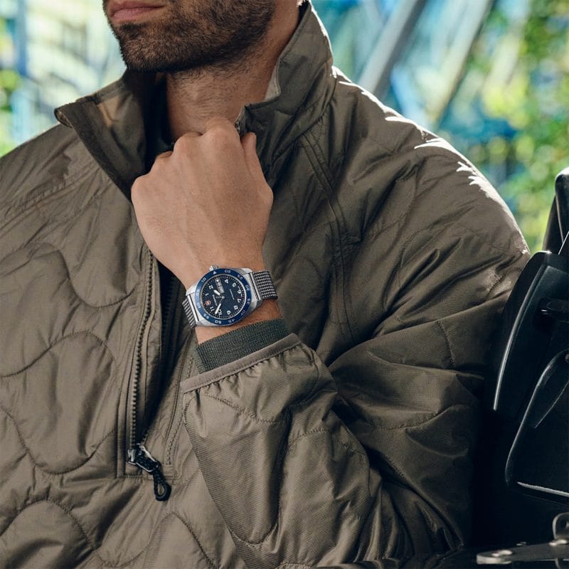Todos os modelos de relógios Swiss Army contam com sistema de ajustes rápido de pulseiras intercambiáveis