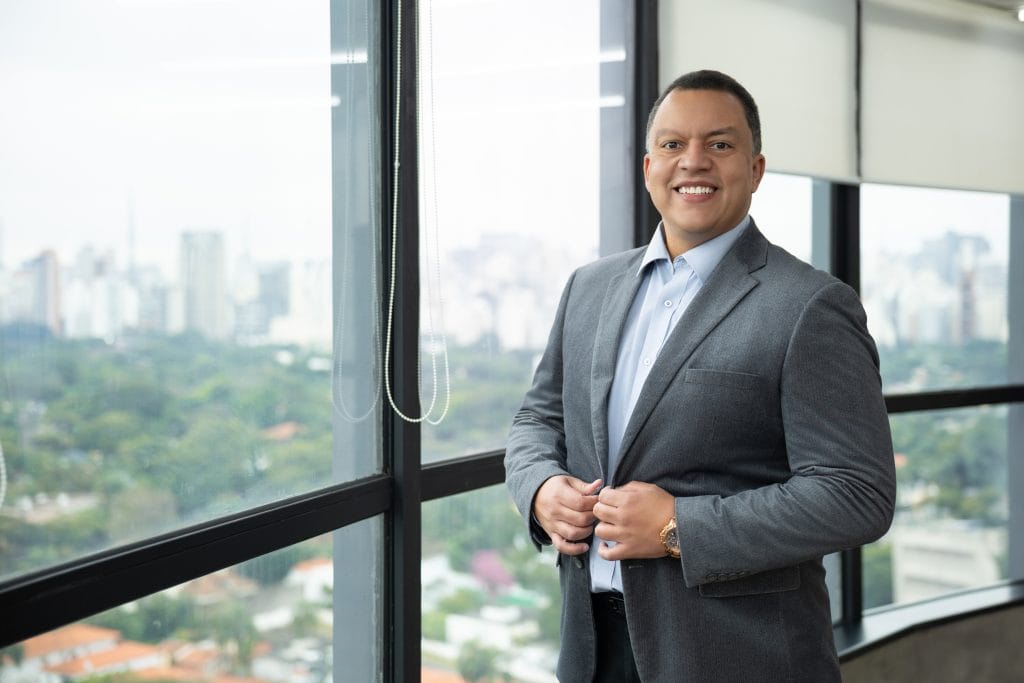 Alexsandro Monteiro, da FCamara, diz que as farmácias que apostaram na digitalização têm melhores resultados em vendas