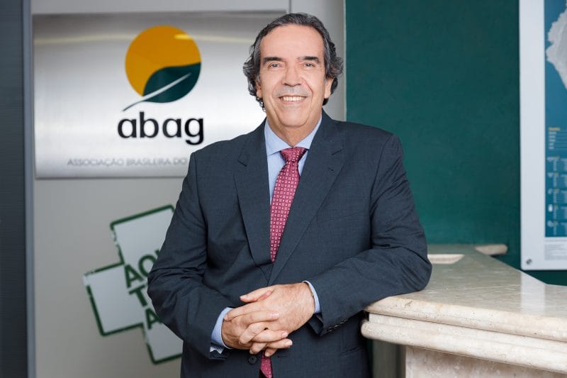 Plano Safra recorde, juros em alta e tarifaço dos EUA: dilemas do agronegócio em 2025 2 | Brazil Economy Luiz Carlos Corrêa Carvalho, presidente da Abag, destacou que o grande desafio será a previsibilidade dos recursos