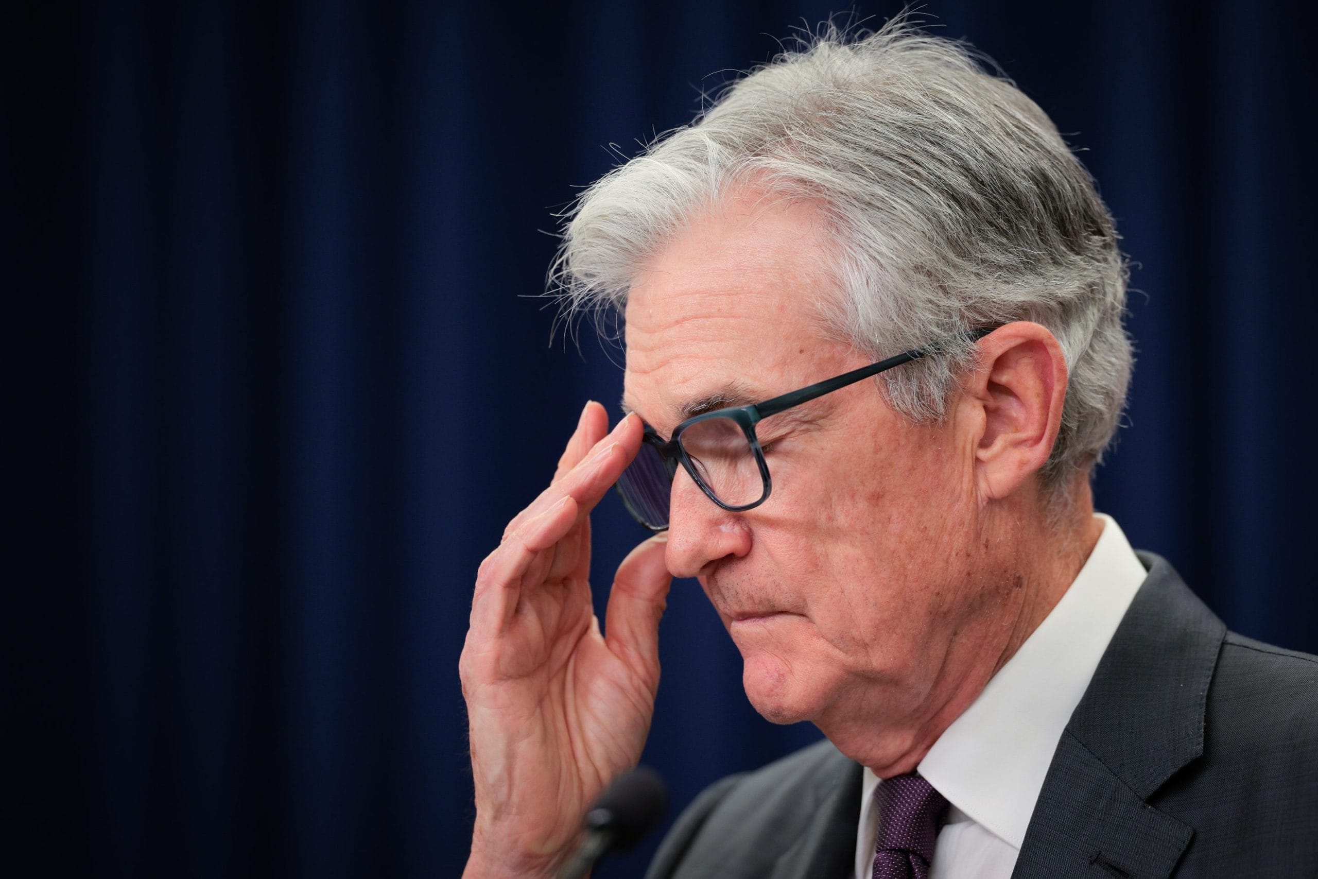 Powell afirmou que permanecerá como presidente do Fed até o fim de seu mandato, em maio