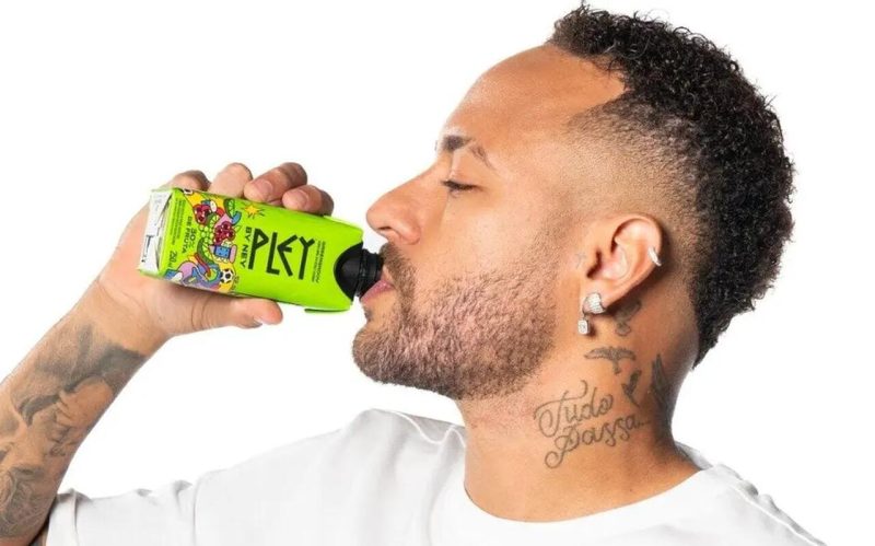 Pley by Ney entra na nova categoria de bebidas active lifestyle drink, assinada pelo jogador Neymar Jr.
