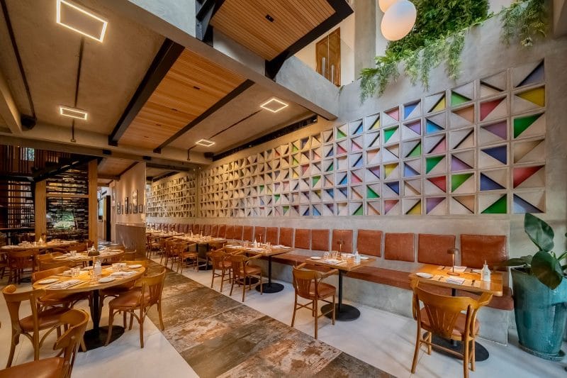 Conheça a história de mãe e filha que fazem do Due Cuochi símbolo da culinária italiana 3 | Brazil Economy A Trattoria Due Cuochi, em Pinheiros, ocupa um colorido sobrado cercado por árvores e conversa com um público jovem