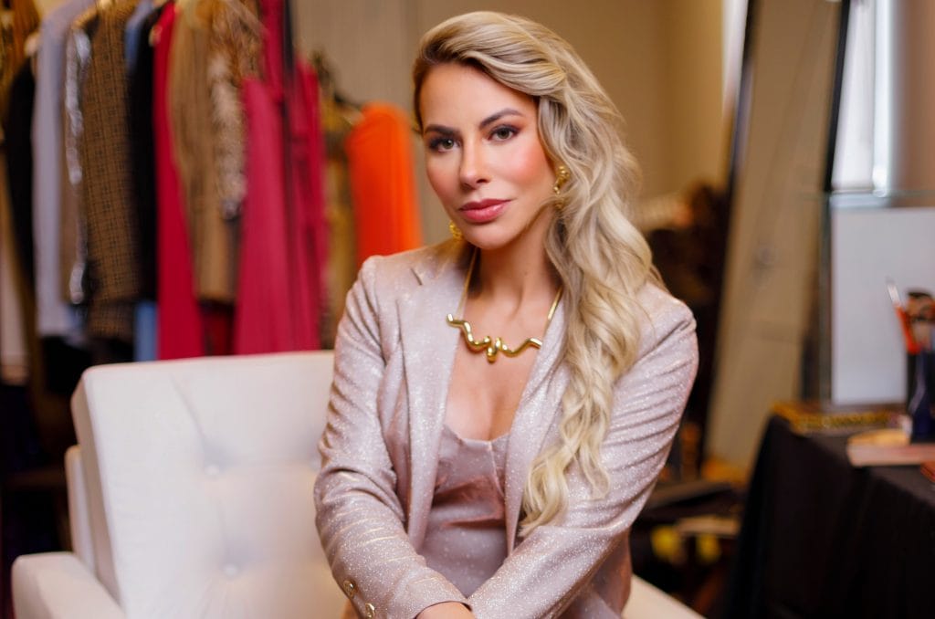 Elainne comanda um hub de empresas voltadas para educação, treinamentos e soluções digitais