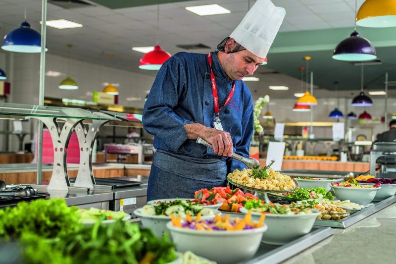 Sapore busca aquisições e avança em eventos para superar R$ 4 bi em receita 2 | Brazil Economy Sapore tornou-se líder em alimentação para o setor B&I (business e indústria) e lançou frentes na educação (escolas), saúde (hospitais e clínicas)