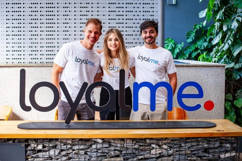 Na imagem, Lionardo Nogueira, Nara Iachan e Thiago Brandão, sócios e cofundadores da Loyalme by Cuponeria