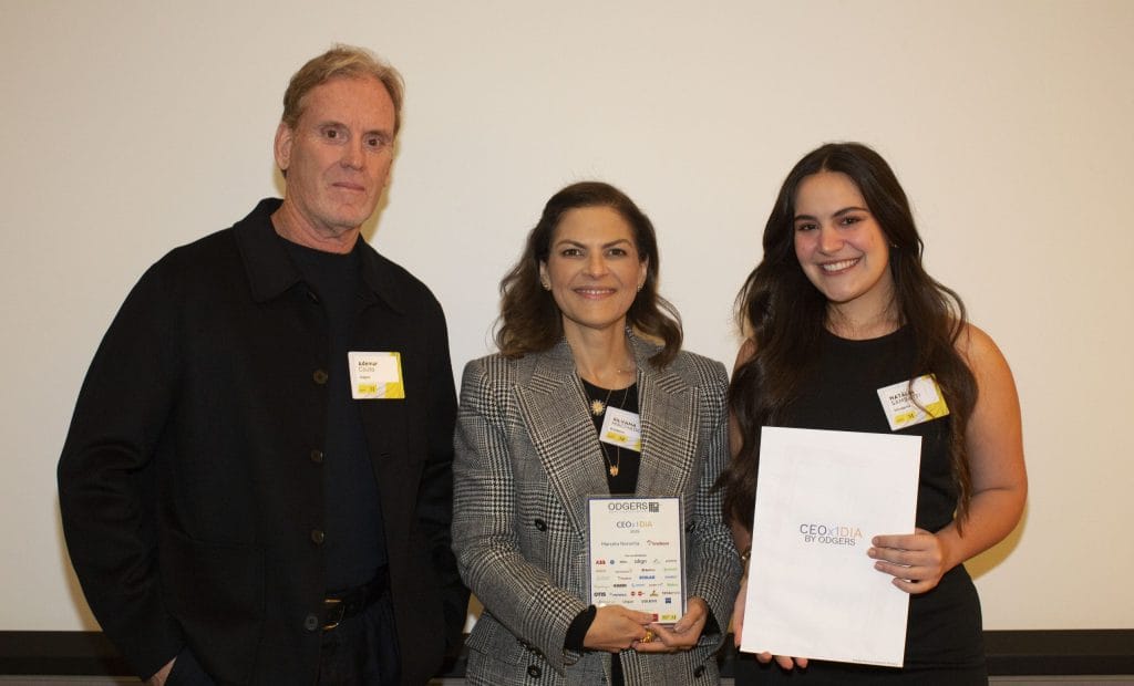 CEOx1dia cumpre objetivo: “Tenho certeza de que quero ser executiva”, diz estudante 1 | Brazil Economy Ademar Couto (Odgers), Silvana Machado (Bradesco) e a estudante Natália Sambatti