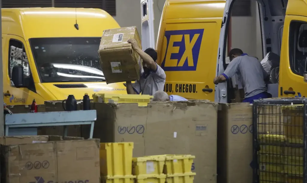 Vídeo: “Correios não são vítimas da crise de R$ 20 bilhões. São cúmplices”, diz economista 1 | Brazil Economy Enquanto o mercado investe em big data, automação e inteligência preditiva, a estatal segue analógica, diz Honorato