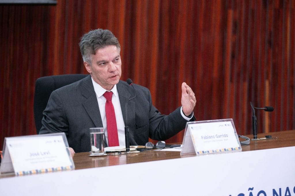 Democracia em xeque: instituto usa tecnologia para enfrentar desinformação 1 | Brazil Economy Fabiano Garrido: “O instituto aposta em tecnologia e pesquisa multidisciplinar para mapear redes de desinformação e fortalecer a resiliência democrática”