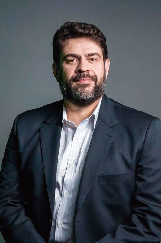 "Correios não são vítimas da crise de R$ 20 bilhões. São cúmplices", afirma economista 2 | Brazil Economy Honorato diz que o resultado é uma empresa que multiplica custos, resiste à modernização e perde espaço