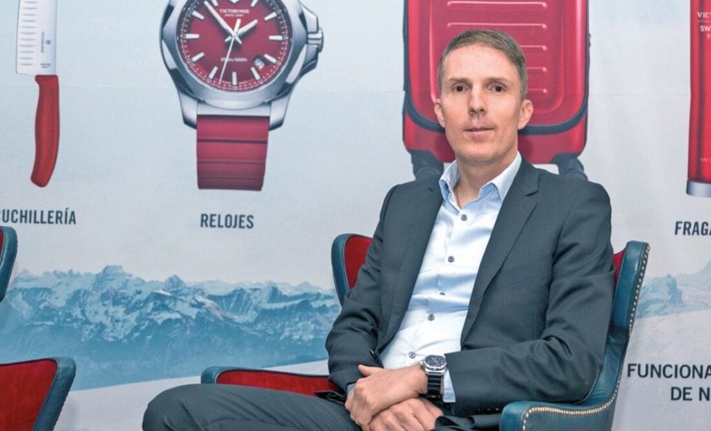 Victorinox prevê novo recorde de vendas e mira crescimento de 30% no Brasil em 2025 1 | Brazil Economy Karl Kieliger, responsável pela operação na América Latina, diz que o reposicionamento começou há três anos