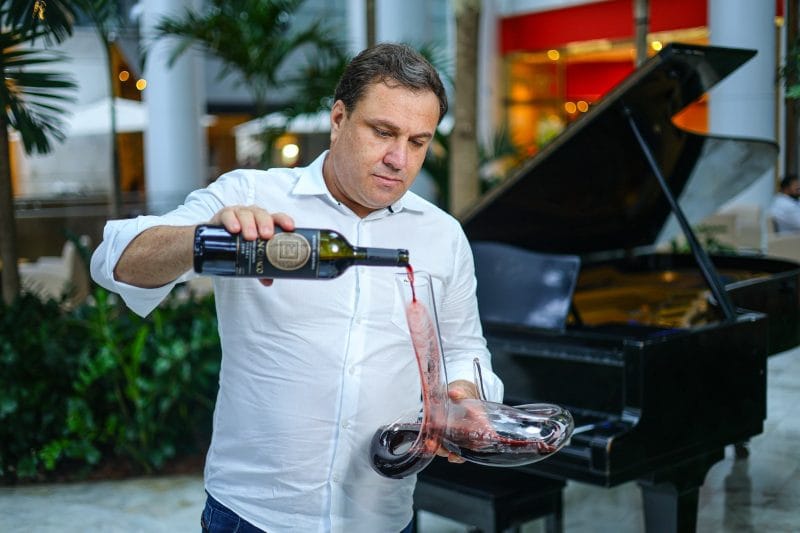 Do salão do restaurante Fasano à criação de uma marca que fatura R$ 20 milhões 4 | Brazil Economy Com mais de 200 clientes, o empresário Fernando Moreira pretende manter o foco apenas em restaurantes