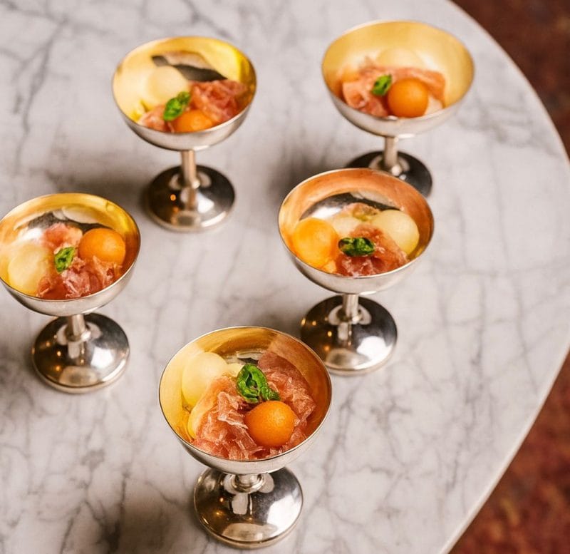 Sabor e elegância: Janela reinventa cardápio inspirado em Nova York e no 'efeito Ozempic' 2 | Brazil Economy Baby Burguers e os Baby Martinis são alguns dos protagonistas que se agigantam no paladar dos frequentadores