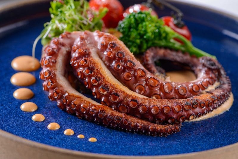 Entre o mar e o requinte: luxo no Rio de Janeiro além do Copacabana Palace 4 | Brazil Economy No menu primavera-verão do chef chileno Juan José Molina, do L’Etoile, a inspiração é o Oceano