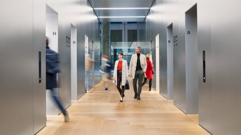 Novos modelos da Atlas Schindler oferecem interatividade e conectividade, uma evolução na experiência do usuário