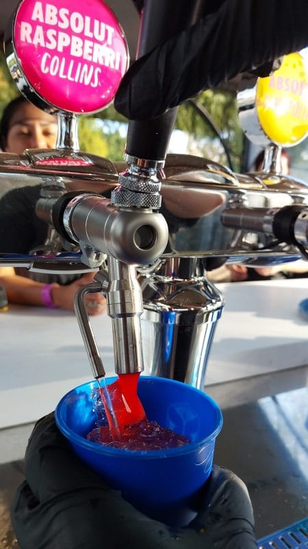 Easy Drinks coloca tecnologia na coqueteleira e projeta receita de R$ 40 milhões anuais 3 | Brazil Economy Máquina que prepara coquetéis em segundos, desenvolvida na Dinamarca com aporte da Pernod Ricard para eventos como Tomorrowland