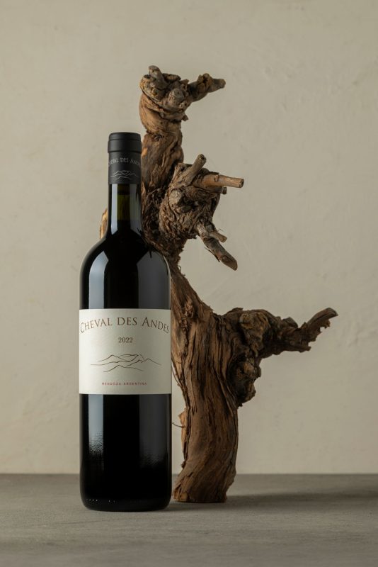 Cheval des Andes: o Grand Cru argentino que une elegância e inovação 2 | Brazil Economy Safra 2022: notável concentração, taninos finos e uma ligeira cremosidade, mantendo o corpo sem perder o equilíbrio