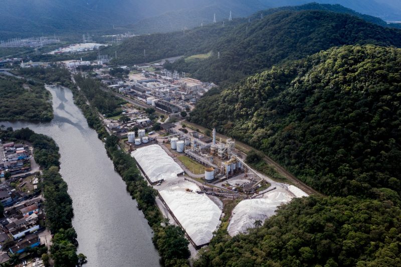 “Brasil já tem demanda forte. Precisamos de um país de indústria forte”, diz CEO da Unipar 2 | Brazil Economy Com processo de produção por membranas, fábrica da Unipar em Cubatão tornou-se a mais avançada América do Sul