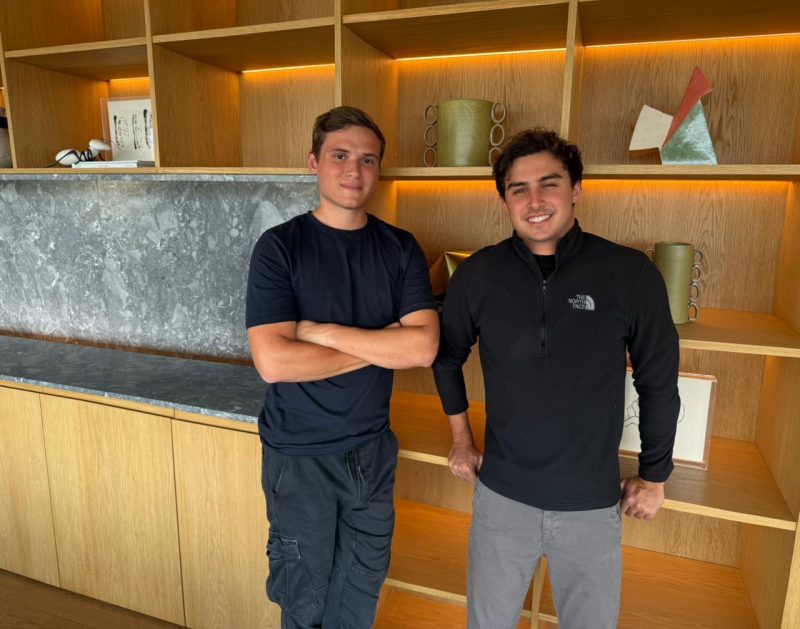 Matteo Couto (à esq.) e Fabio Equizian, cofundadores do The Founders: mentores e mentorados no mesmo nível