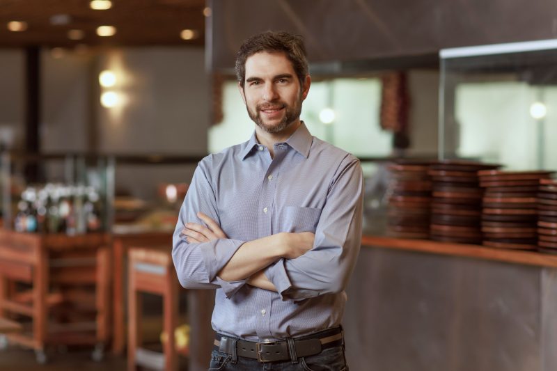 Depois de lançar vinhos próprios, rede Cortés Asador vai ganhar as ruas 2 | Brazil Economy O CEO do Grupo Ráscal da rede Cortés Asador, Rodrigo Testa: proposta de valor baseada em sinergias e sociedade com frigorífico