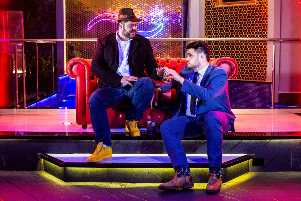 Os irmãos Aruã e Aratã Maroni (à dir.) implementam uma reformulação no modelo de negócio da casa