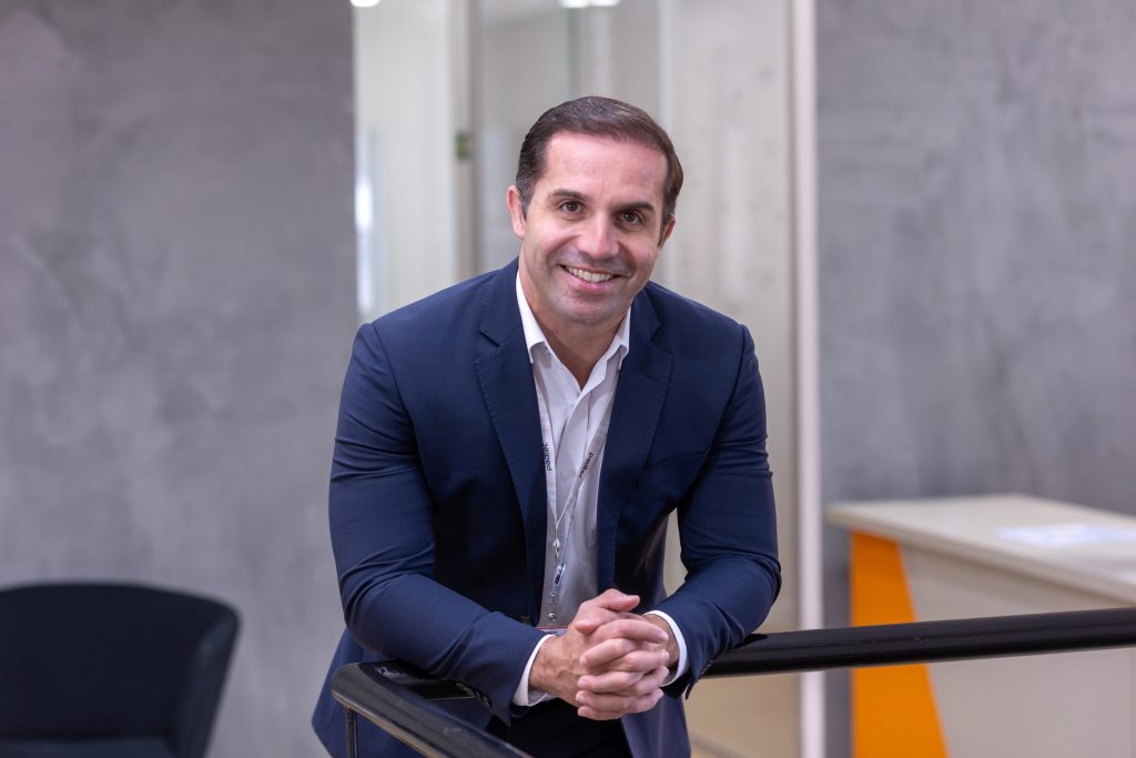 Padtec passa por reestruturação, amplia foco em serviços e surfa em data center e IA 1 | Brazil Economy Leonardo Chamsim, CFO da Padtec e responsável pela estratégia de serviços